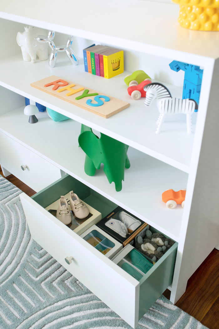 nursery-organization-toys safaro-nursery-wall-mural.JPG